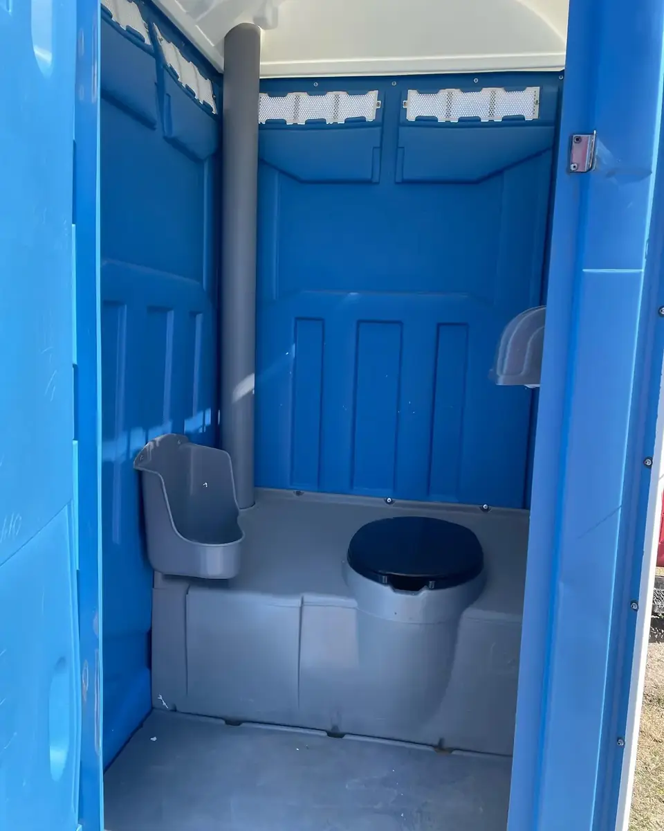 Portable toilet